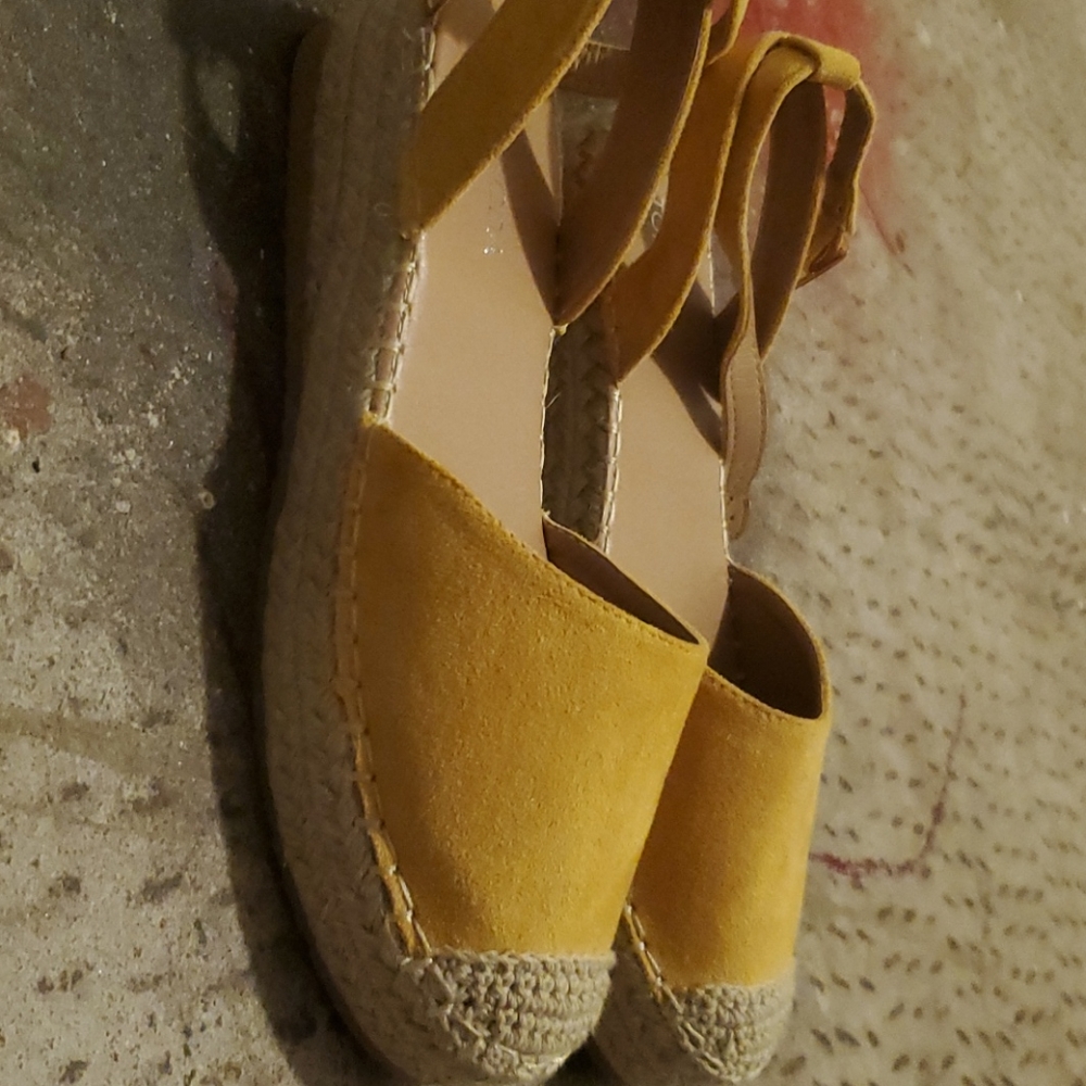 Shoes - Picture 3 of 5